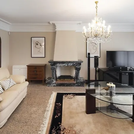 Selection Al بيت للعطل *